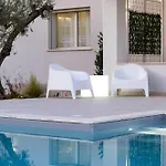 Kora Suites&pool بيت ضيافة سان ليون