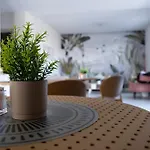 Kora Suites&pool بيت ضيافة