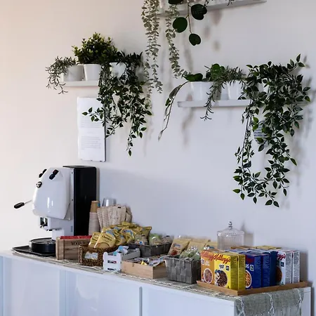 Kora Suites&pool 게스트하우스 산리온