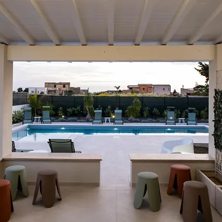 Kora Suites&pool 招待所