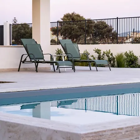 Kora Suites&pool ゲストハウス