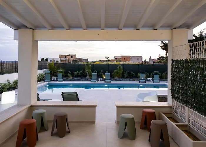 Kora Suites&pool 招待所