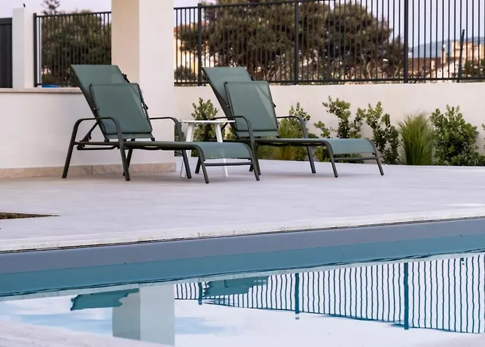 Kora Suites&pool 招待所