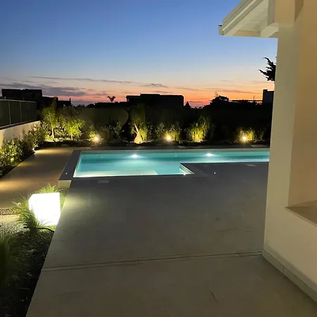 Kora Suites&pool Guest house *