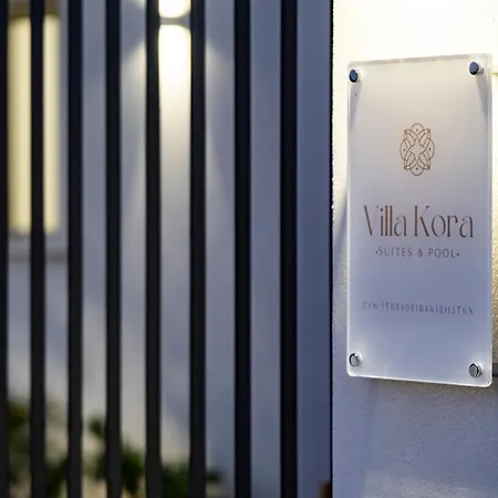 Kora Suites&pool Guest house