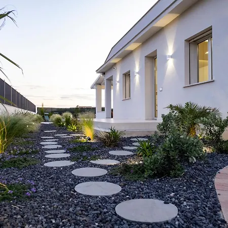 Kora Suites&pool Guest house *