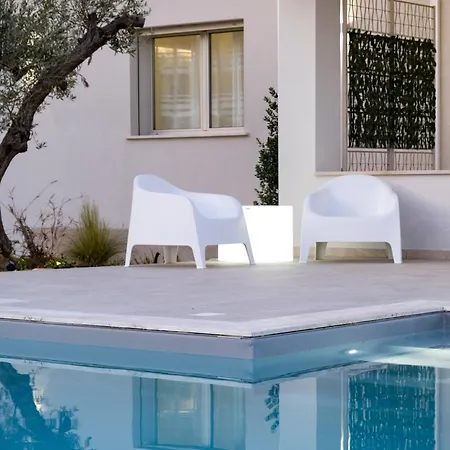 Kora Suites&pool Гостевой дом Сан-Леоне