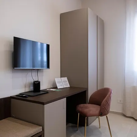 Kora Suites&pool בית הארחה סן לאונה