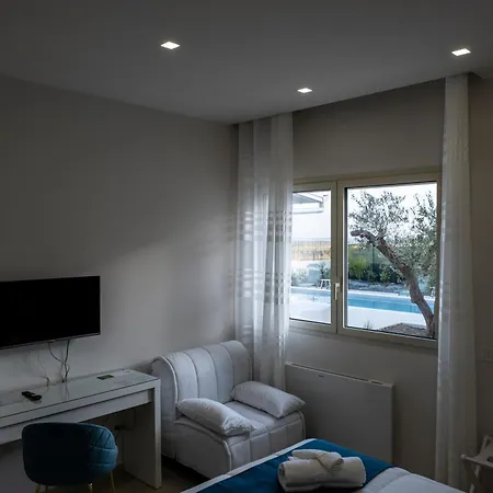 בית הארחה Kora Suites&pool