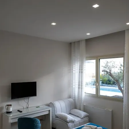 Kora Suites&pool Guest house San Leone