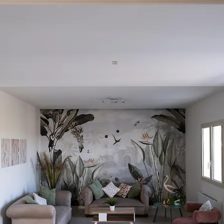 בית הארחה Kora Suites&pool סן לאונה