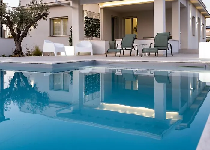 Kora Suites&pool 招待所 4*